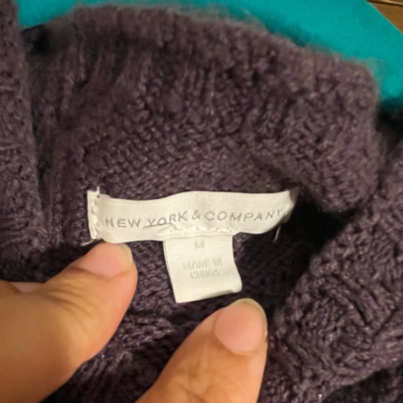 ⭐️New York and Company cut off shoulder sweater ⭐️ - Picture 3 of 7